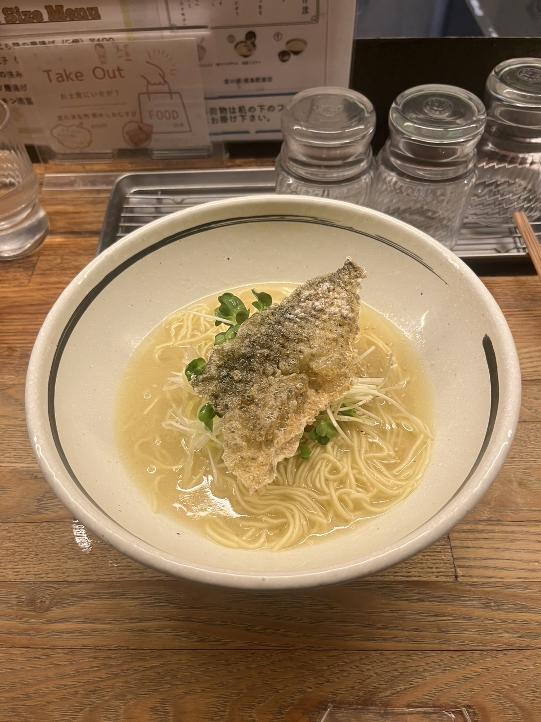 パリパリの鯛の皮がいいアクセント!
